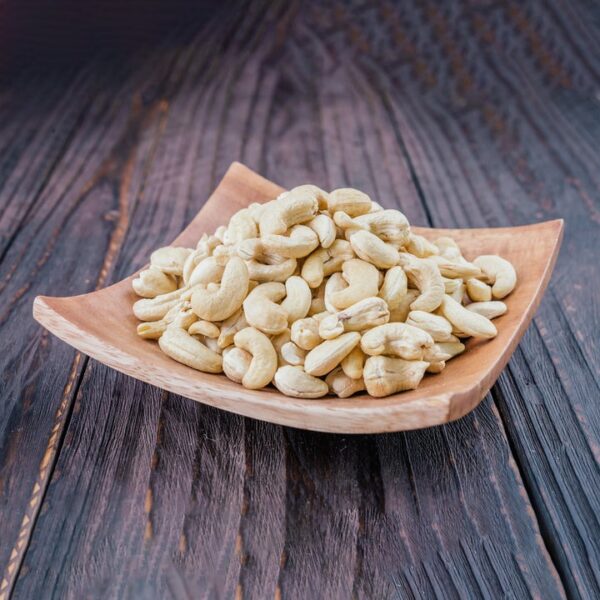Cashew whole (Medium) - Image 3